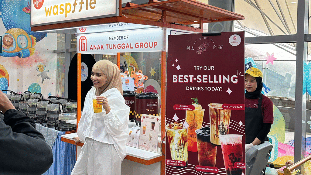 Pesta Meriah Ulang Tahun Bambang, Putra Meisya Siregar dan Bebi Romeo, Dimeriahkan LEE ONG’S TEA x Waspffle